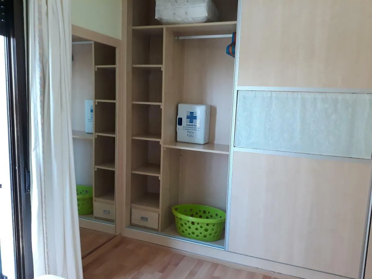 Apartamento En Urbanizacion Residencial Nerja Spain